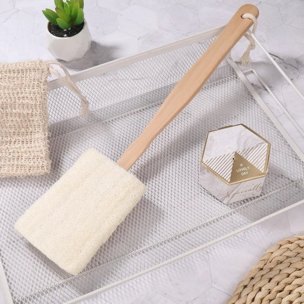 ULTNICE Natural Loofah Exfoliating Bath with Wooden Handle bath brush